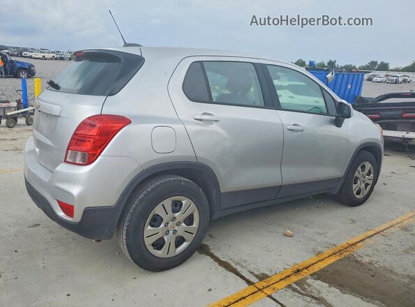 KL7CJKSB7JB543319 2018 CHEVROLET TRAX Silver Передня права чверть