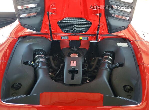 ZFF93LMA3M0267580 2021 FERRARI F8 Red Vista interior trasera