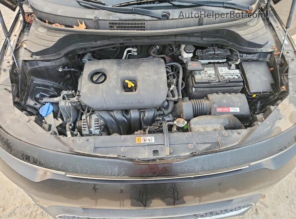 KNDJ23AU3L7061937 2020 KIA SOUL Black Engine compartment view