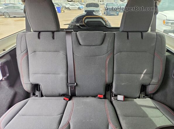 1C4PJXFG5TW236041 2026 JEEP WRANGLER White Вид задніх сидінь
