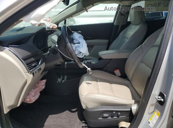 1GYFZCR47LF057069 2020 CADILLAC XT4 Серебряный Вид панели приборов