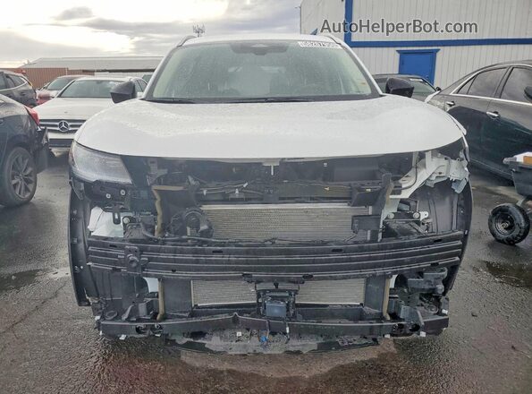3N8AP6CE3TL380148 2026 NISSAN KICKS White Widok z tyłu