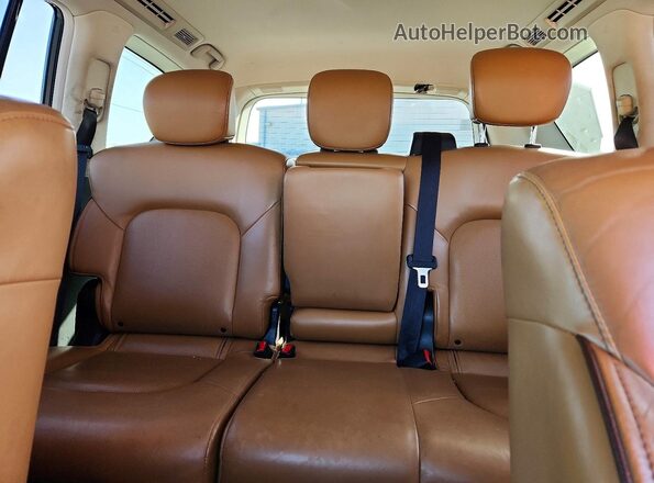 JN8AZ2NDXG9800333 2016 INFINITI QX80 White Widok wnętrza z tyłu
