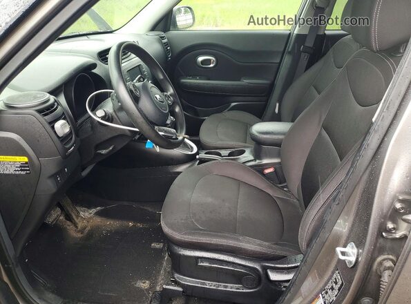 KNDJN2A27H7496256 2017 KIA SOUL Gray Widok deski rozdzielczej