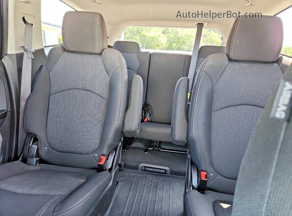 1GNKVHKD9HJ133653 2017 CHEVROLET TRAVERSE Серый Вид задних сидений