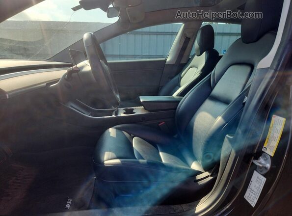 5YJ3E1EA5KF325138 2019 TESLA MODEL 3 Черный Вид панели приборов