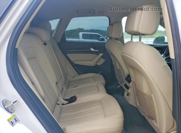 WA1ANAFY7K2122963 2019 AUDI Q5 White Շարժիչի բաժամունքի տեսք