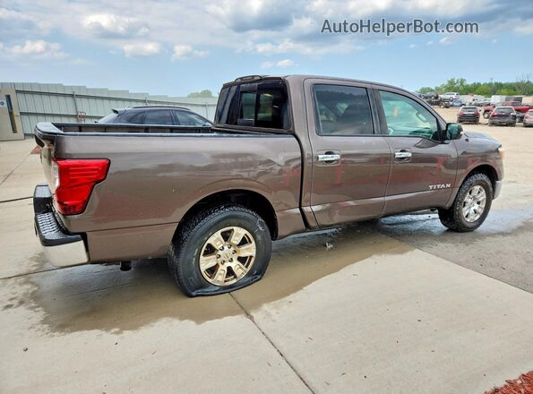 1N6AA1EJ7JN501199 2018 NISSAN TITAN Коричневый Передняя правая четверть
