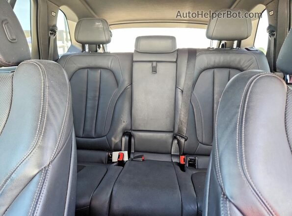 5UXCR4C00N9K13599 2022 BMW X5 White Rear interior view