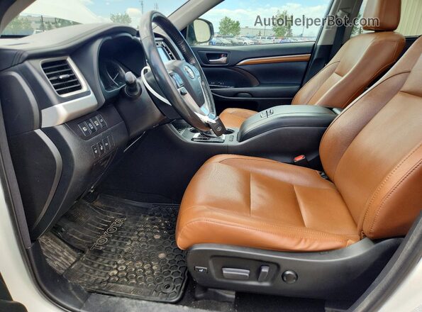 5TDDZRFH8HS358139 2017 TOYOTA HIGHLANDER White Vista del salpicadero