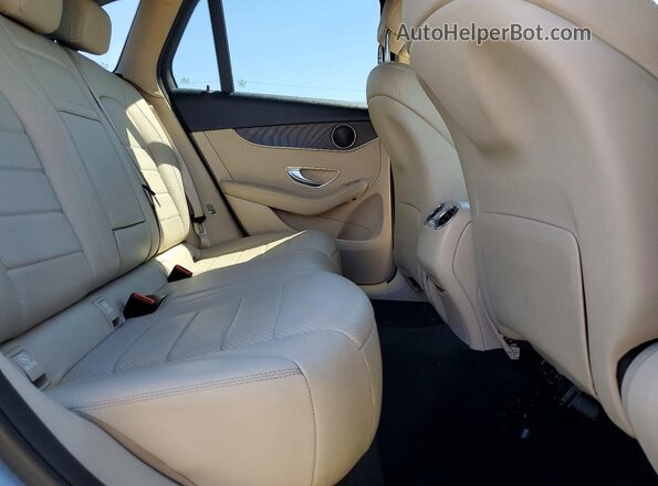 WDC0G4KB5JV082033 2018 MERCEDES-BENZ GLC-CLASS Silver Սալոնի հետևի տեսք