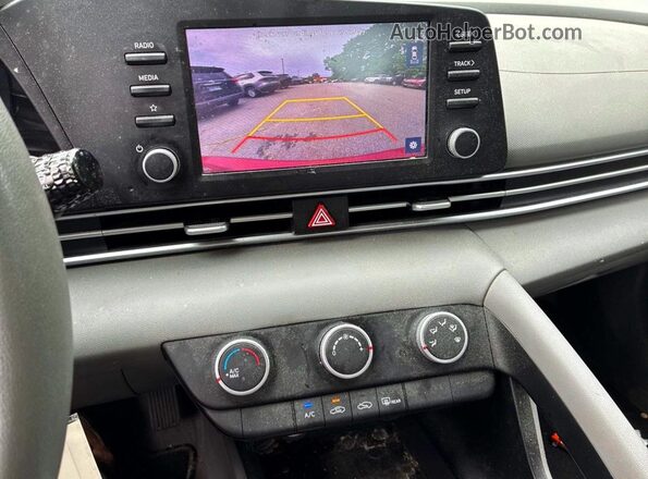 KMHLL4AG5PU436798 2023 HYUNDAI ELANTRA Red სალონის 360-გრადუსიანი ხედი