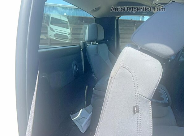 1GCNCNEH4JZ126674 2018 CHEVROLET SILVERADO White Widok wnętrza z przodu