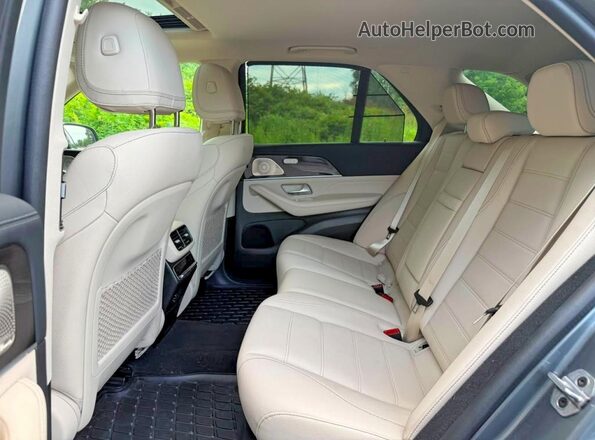 4JGFB5KB5NA692351 2022 MERCEDES-BENZ GLE Black Rear seats view