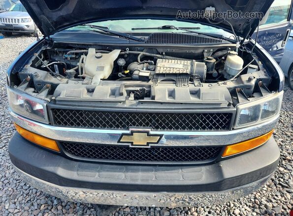 1GCZGGFG3J1178674 2018 CHEVROLET EXPRESS Blue Engine compartment view