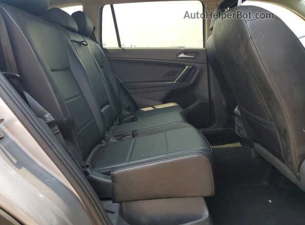 3VV2B7AX8LM015596 2020 VOLKSWAGEN TIGUAN Серебряный Вид подкапотного пространства