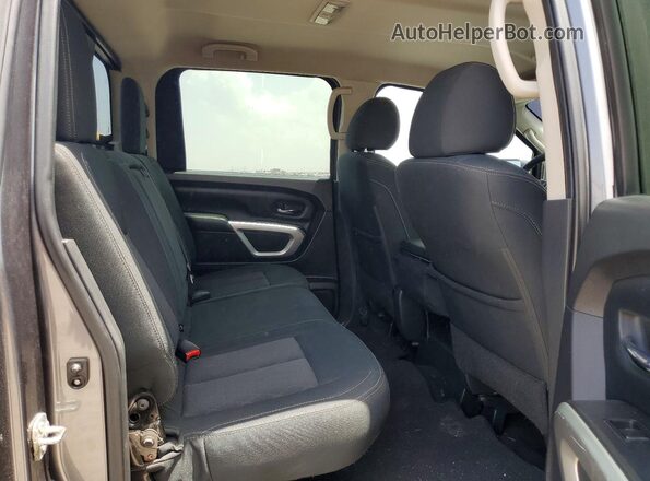 1N6AA1EK3HN512770 2017 NISSAN TITAN Серый Вид задней части салона