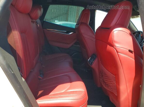 ZN661YUS8KX316658 2019 MASERATI LEVANTE White Вид задньої частини салону