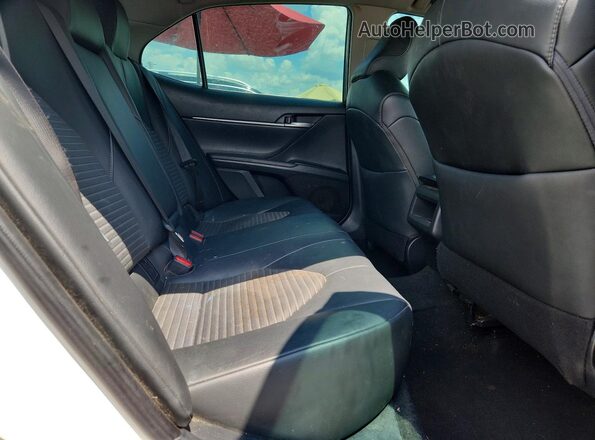 4T1B11HK6JU088804 2018 TOYOTA CAMRY White Вид задньої частини салону