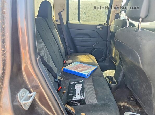 1C4NJPBAXHD161722 2017 JEEP PATRIOT Серый Вид подкапотного пространства