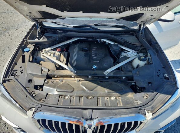 5UXCR6C01L9C31962 2020 BMW X5 White Widok naklejki z numerem VIN
