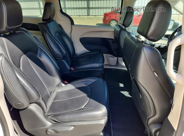 2C4RC1L79PR611724 2023 CHRYSLER PACIFICA White უკანა სალონის ხედი