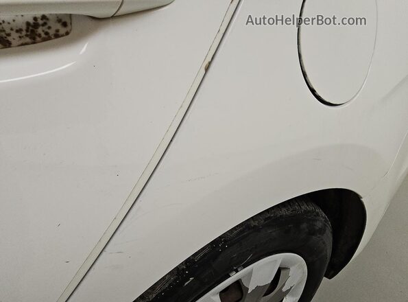 3KPA24AB5KE187963 2019 KIA RIO White 