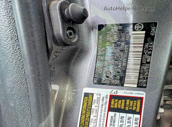 4T1BF1FK1HU341316 2017 TOYOTA CAMRY Gray Rear seats view