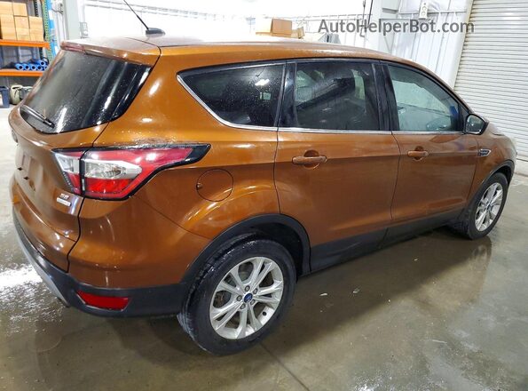 1FMCU0GD5HUC81867 2017 FORD ESCAPE Brown Przód prawy
