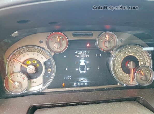 1C6RR7PT0JS163444 2018 RAM 1500 Black Vista de los asientos traseros