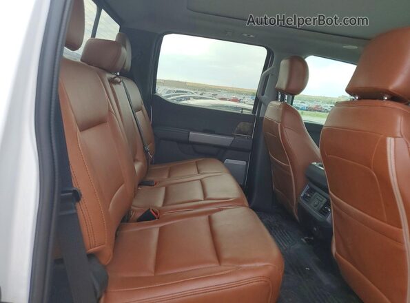 1FT8W3BMXREC60487 2024 FORD F350 White Widok wnętrza z tyłu