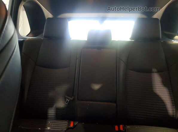 2T3EWRFV5KW015264 2019 TOYOTA RAV4 Silver უკანა სალონის ხედი
