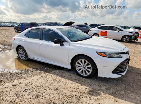 4T1B11HK5KU243019 2019 TOYOTA CAMRY White Front view