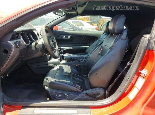 1FATP8UH0J5133469 2018 FORD MUSTANG Red Dashboard view