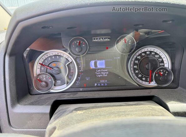1C6RR7KG0NS209645 2022 RAM 1500 White Widok deski rozdzielczej