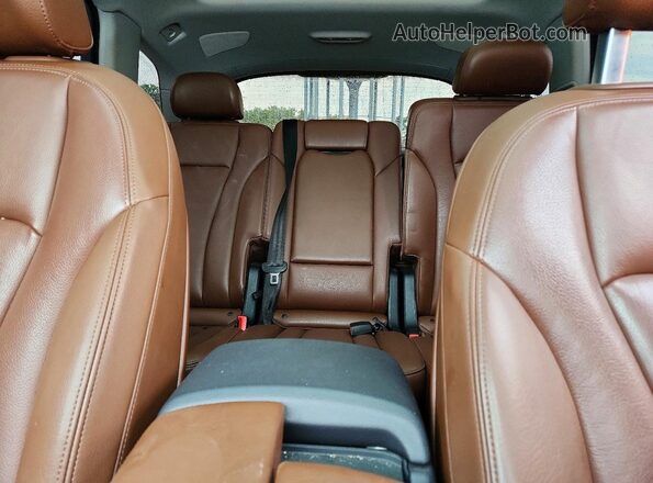 WA1LHAF77KD017853 2019 AUDI Q7 White Widok wnętrza z tyłu