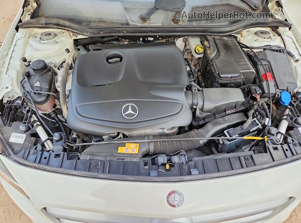 WDCTG4EB9HJ336062 2017 MERCEDES-BENZ GLA-CLASS White Engine compartment view