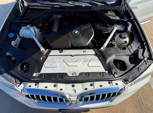 5UXTR7C51KLF24957 2019 BMW X3 White Вид панелі приладів