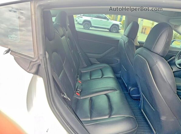 5YJ3E1EA3LF799963 2020 TESLA MODEL 3 White Widok wnętrza z przodu