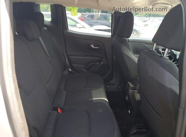 ZACNJBBB2KPK28220 2019 JEEP RENEGADE Silver Widok komory silnika
