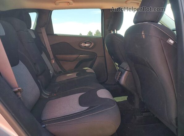 1C4PJMABXGW343490 2016 JEEP CHEROKEE Silver ძრავის განყოფილების ხედი