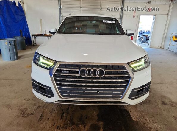 WA1LAAF76JD027261 2018 AUDI Q7 White Front view