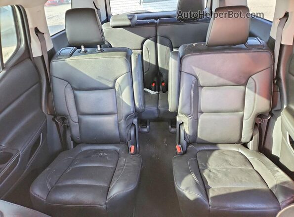 1GKKNMLS6HZ156635 2017 GMC ACADIA Silver Widok wnętrza z tyłu