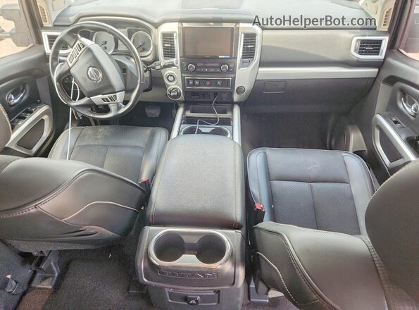 1N6BA1F41JN533840 2018 NISSAN TITAN Black Սարքավորումների վահանակի տեսք