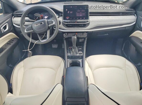 3C4NJDAN8PT507634 2023 JEEP COMPASS White Instrument cluster view