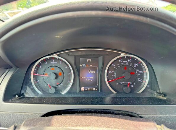 4T1BF1FK1HU341316 2017 TOYOTA CAMRY Gray Dashboard view