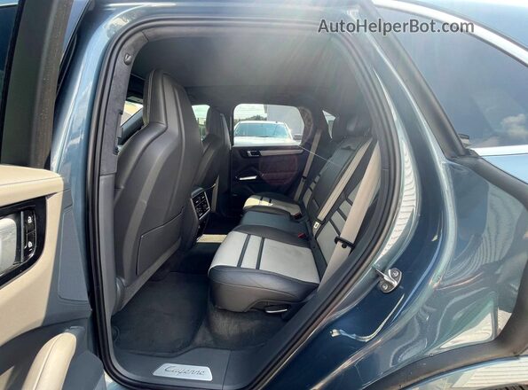 WP1AF2AY7LDA39117 2020 PORSCHE CAYENNE Blue Widok komory silnika