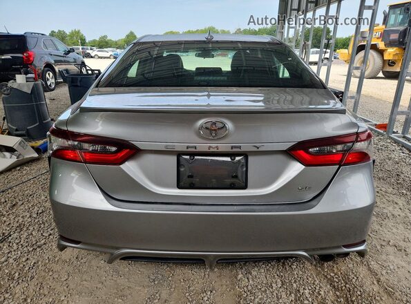 4T1G11AK1MU478357 2021 TOYOTA CAMRY Silver წინა სალონის ხედი