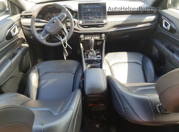 3C4NJDCN4TT188174 2026 JEEP COMPASS Silver Dashboard view