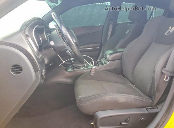 2C3CDXGJXJH167041 2018 DODGE CHARGER Yellow Dashboard view